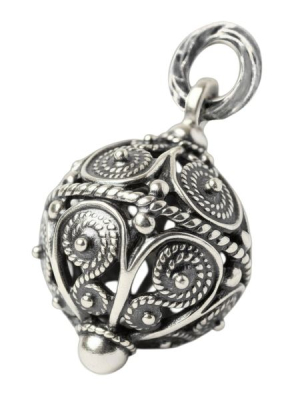 Filigrán gömb medál