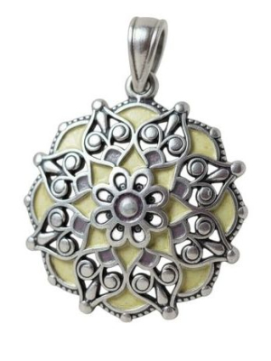 Egyedi színezésű mandala medál